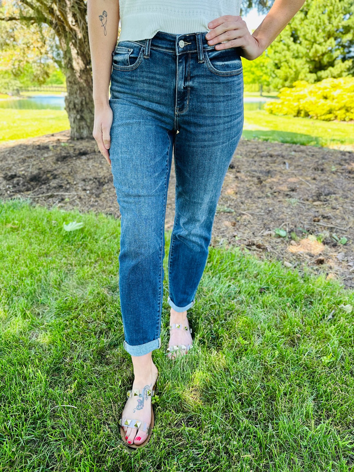 🔥Hot Sale $36.99🔥Tummy Control Cuffed Slim Fit Jeans(49% OFF)