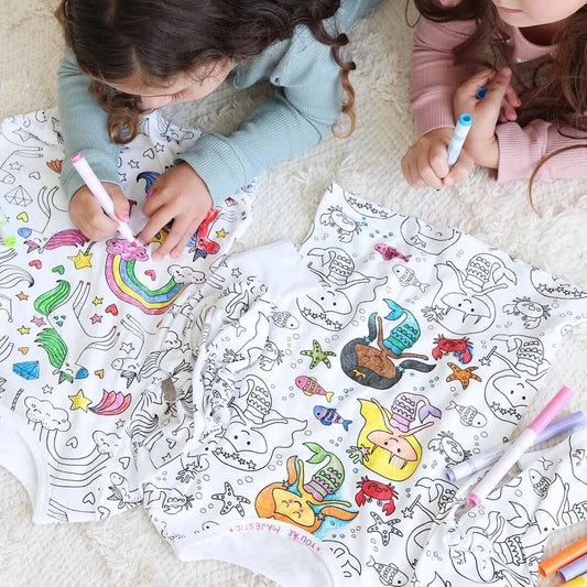 🛏️ CHRISTMAS PRE-SALE 50% OFF! ✨ DIY Cartoon Colorable Pajamas for Kids - Washable Fabric with 10 Non-Toxic Markers for Creative Fun 🎨👧