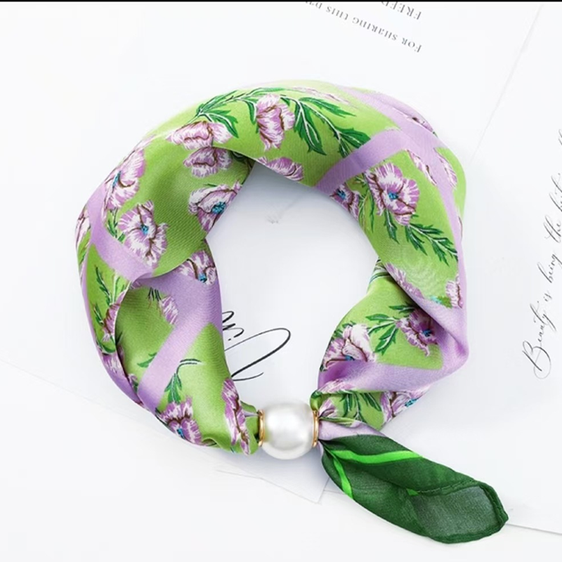 ✨Limited stock available, don’t miss out!🎉No-Tie Magnetic Pearl Clasp Soft Scarf