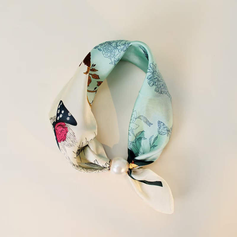 ✨Limited stock available, don’t miss out!🎉No-Tie Magnetic Pearl Clasp Soft Scarf