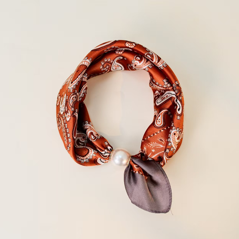 ✨Limited stock available, don’t miss out!🎉No-Tie Magnetic Pearl Clasp Soft Scarf